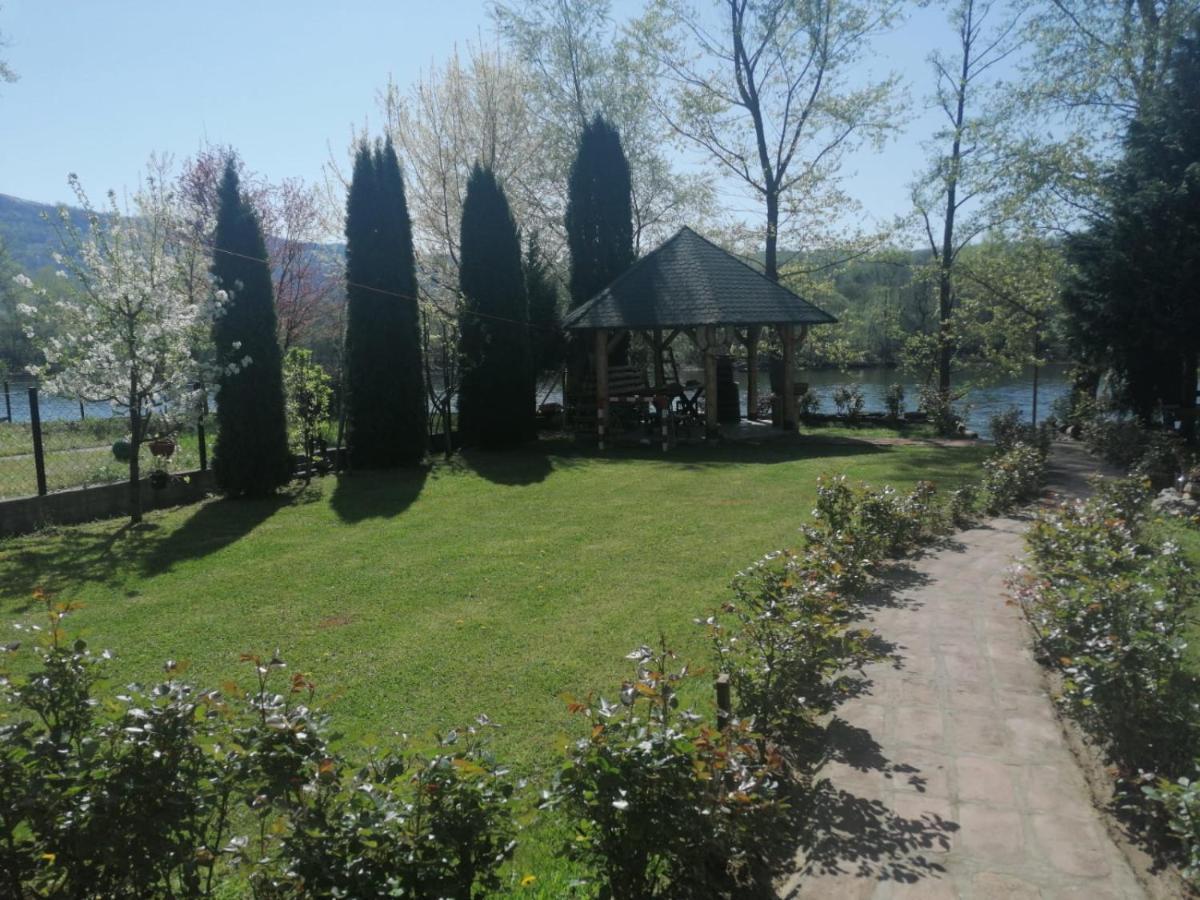 Apartman "Kapetana Luka" Ljubovija 외부 사진